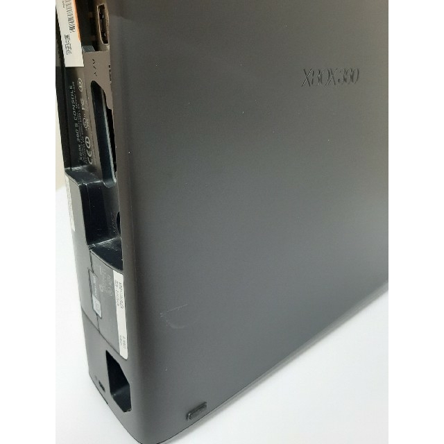 Xbox360(エックスボックス360)のXbox360S　本体 4GB  HDD320GB付属 リキッドブラック エンタメ/ホビーのゲームソフト/ゲーム機本体(家庭用ゲーム機本体)の商品写真