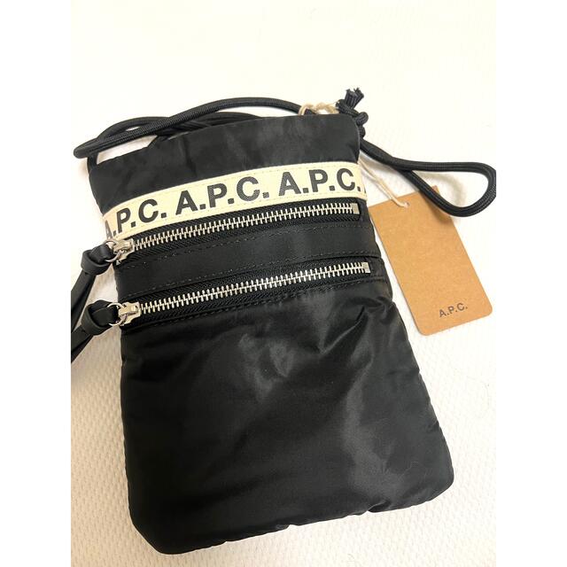 A.P.C(アーペーセー)のA.P.C. アーペーセー　ショルダーポーチ　ポシェット レディースのバッグ(ショルダーバッグ)の商品写真