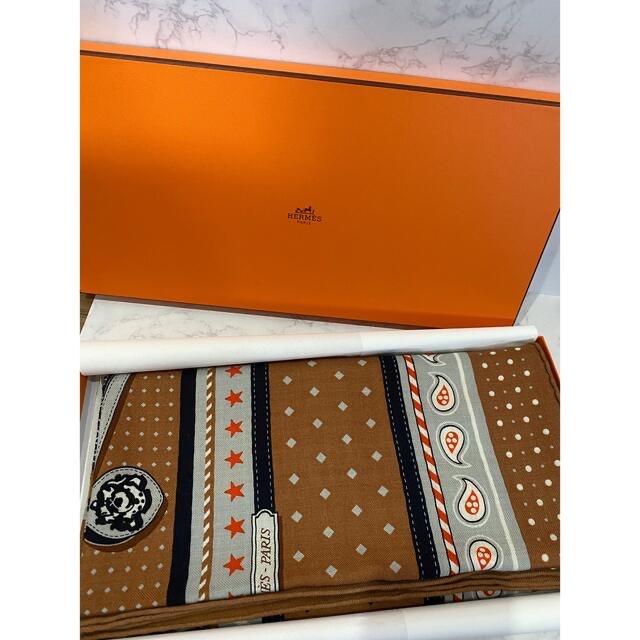 Hermes(エルメス)のチェリー様専用　HERMES エルメス　カシシル　バンダナ レディースのファッション小物(バンダナ/スカーフ)の商品写真