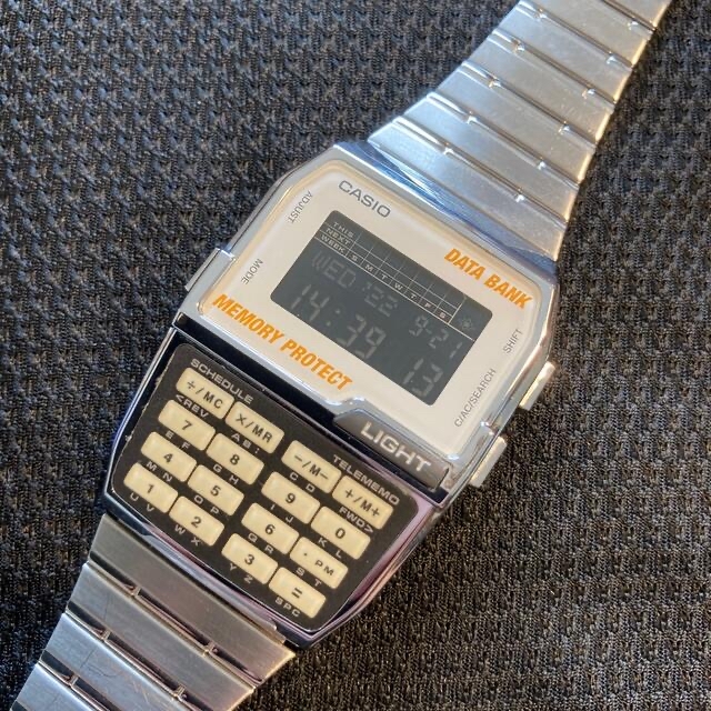 CASIO(カシオ)の美品ビンテージ品  人気希少カラー　CASIO  DBC-1500 メンズの時計(腕時計(デジタル))の商品写真