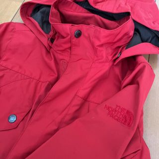 ザノースフェイス(THE NORTH FACE)のノースフェイス　キッズ　120 ウィンドブレーカー　赤(ジャケット/上着)