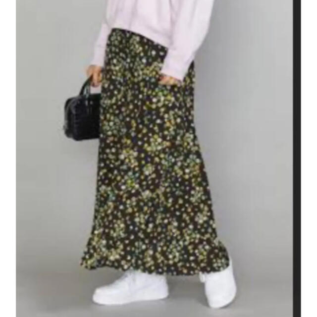 BEAUTY&YOUTH UNITED ARROWS(ビューティアンドユースユナイテッドアローズ)のビューティー＆ユース　ユナイテッドアローズ　花柄　スカート レディースのスカート(ロングスカート)の商品写真