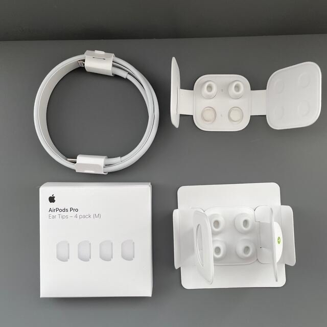 APPLE AirPods Pro ノイズキャンセリング付完全ワイヤレスイヤホン