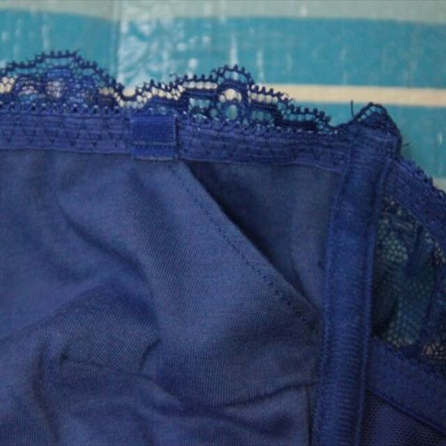 新品タグなし！パッド入れ可 ホック付き谷間隠しブラ バンドゥブラ ブルー系М レディースの下着/アンダーウェア(ブラ)の商品写真