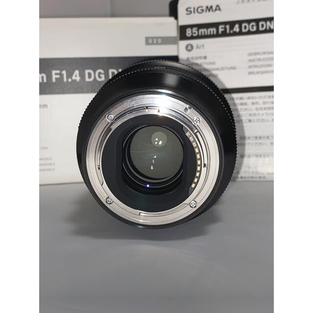 SIGMA(シグマ)の【付属品完備】SIGMA 85mm f1.4 DG DN Art ソニーE スマホ/家電/カメラのカメラ(レンズ(単焦点))の商品写真