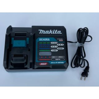 マキタ(Makita)のマキタ　40v 急速充電器　DC40RA(工具/メンテナンス)