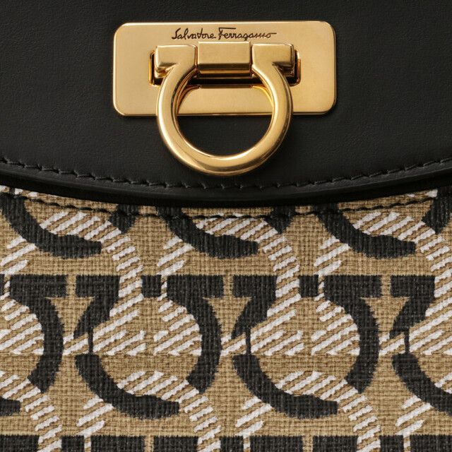 FERRAGAMO トートバッグ ガンチーニ モノグラム 726588 4