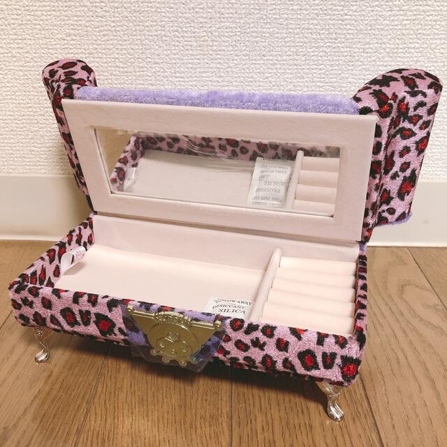 新品　マイメロ　クロミ　ヒョウ柄ソファー型ジュエリーボックス　パープル