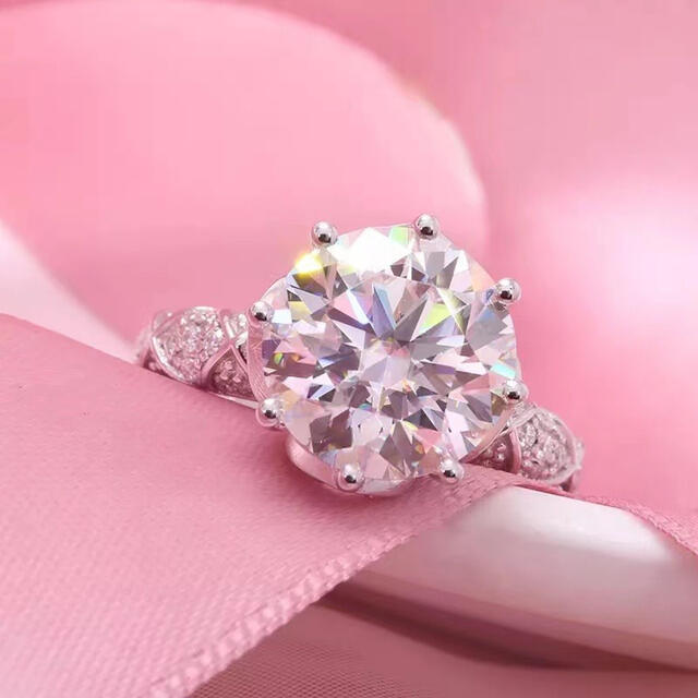 【高級仕様】5.0ct モアサナイト  リング　K18 レディースのアクセサリー(リング(指輪))の商品写真