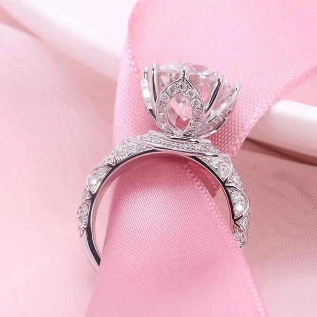 【高級仕様】5.0ct モアサナイト  リング　K18 レディースのアクセサリー(リング(指輪))の商品写真