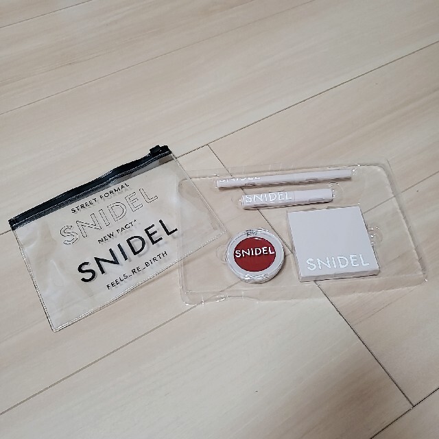 SNIDEL(スナイデル)のスナイデル　秋色コスメセット2018 コスメ/美容のキット/セット(コフレ/メイクアップセット)の商品写真