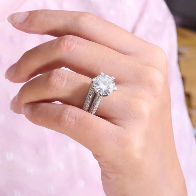 【高級仕様】5.0ct モアサナイト  リング　K18 レディースのアクセサリー(リング(指輪))の商品写真