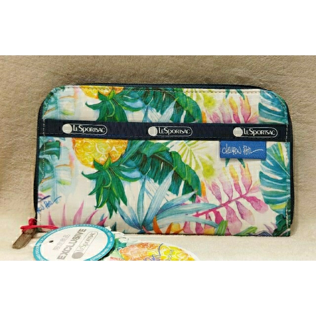LeSportsac(レスポートサック)のハワイで購入、LeSportsac✖ローレンロスコラボの長財布【LILY】 レディースのファッション小物(財布)の商品写真