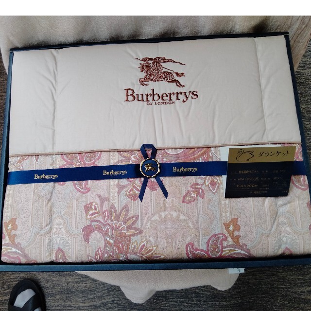 BURBERRY(バーバリー)のskuld112様専用　未使用　バーバリーダウンケット インテリア/住まい/日用品の寝具(布団)の商品写真