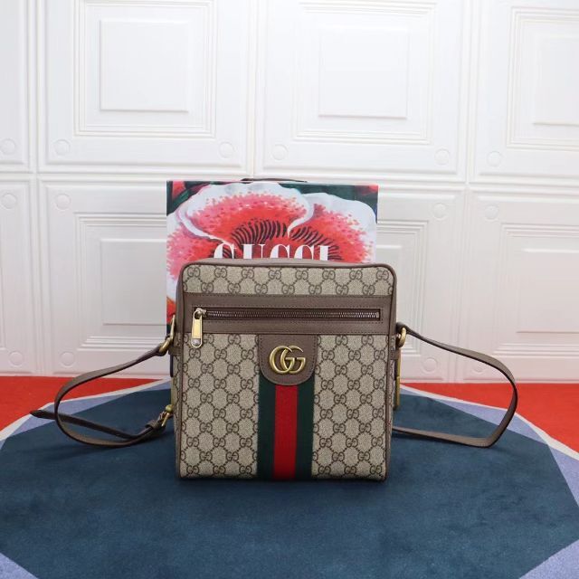 最高級 Gucci - ショルダーバッグの GGスモールメッセンジャーバッグ