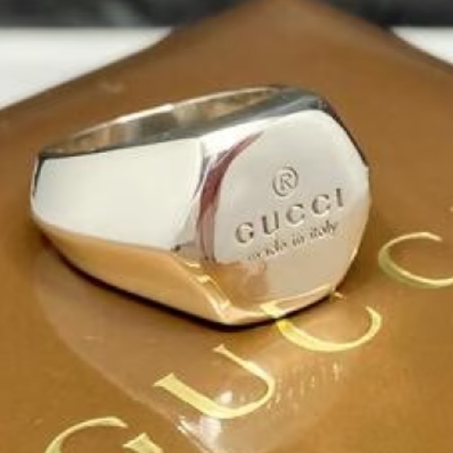 豪華で新しい Gucci - レア品GUCCIロゴ　ボルトシルバーリング リング(指輪)