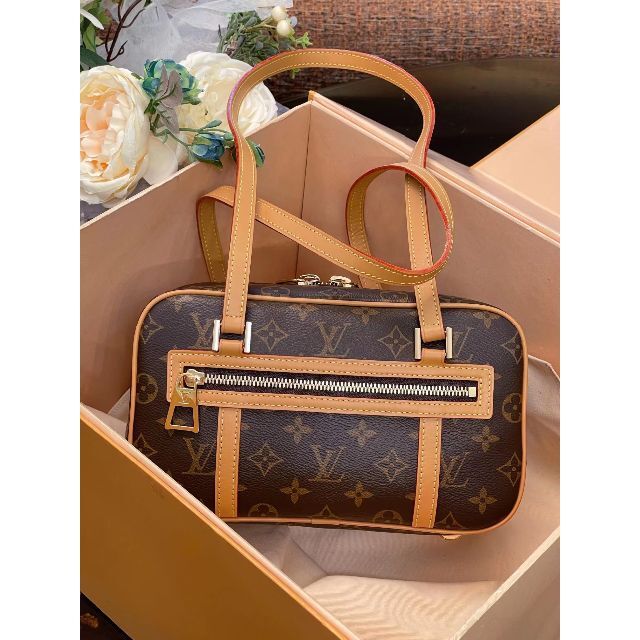 LOUIS VUITTON ルイ ヴィトン シテMM モノグラム 定番のお歳暮 haiphongdpi.gov.vn