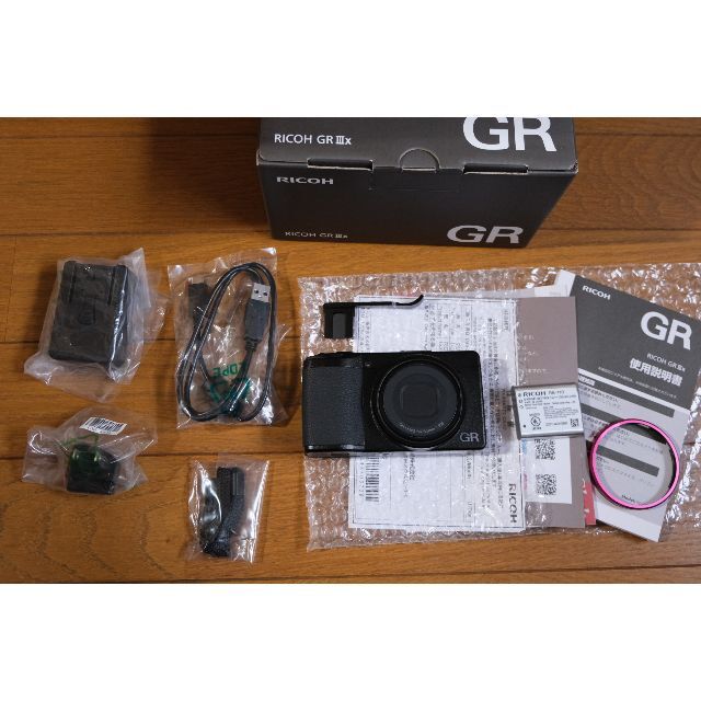 RICOH(リコー)のとくめいさん専用RICOH リコー GR IIIx GR3x★美品、おまけ付き スマホ/家電/カメラのカメラ(コンパクトデジタルカメラ)の商品写真