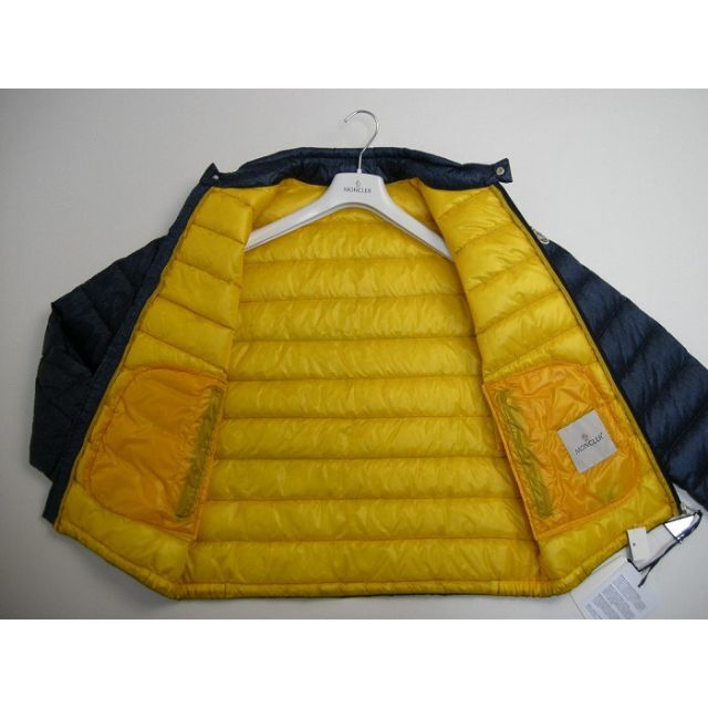 MONCLER(モンクレール)のキッズ14A(男性0-1相当)新品モンクレールACORUSデニム転写ライトダウン キッズ/ベビー/マタニティのキッズ服男の子用(90cm~)(ジャケット/上着)の商品写真