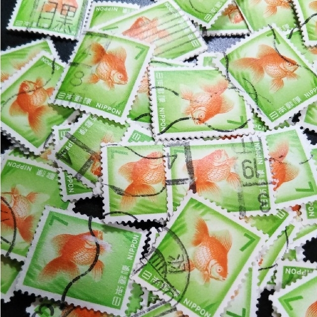 【使用済み切手】金魚7円　500枚　400円 エンタメ/ホビーのコレクション(使用済み切手/官製はがき)の商品写真