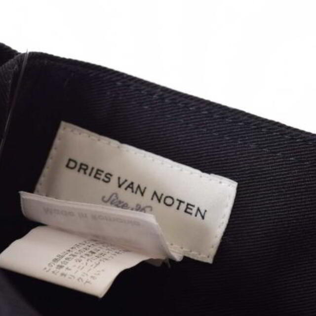 DRIES VAN NOTEN(ドリスヴァンノッテン)のDRIES VAN NOTEN コットン タックハーフ パンツ レディースのパンツ(ショートパンツ)の商品写真
