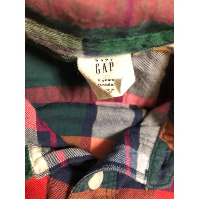 babyGAP(ベビーギャップ)のGAP baby 2years ギャップベビー　伊勢丹紙袋風カラー　シャツ レディースのトップス(シャツ/ブラウス(長袖/七分))の商品写真