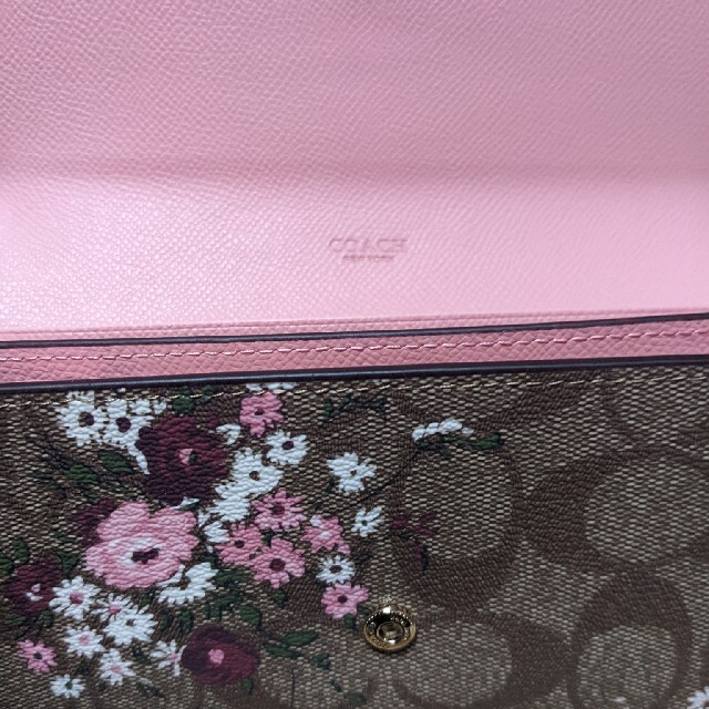 COACH(コーチ)のCOACH  長財布　シグネチャー　花柄模様２ レディースのファッション小物(財布)の商品写真