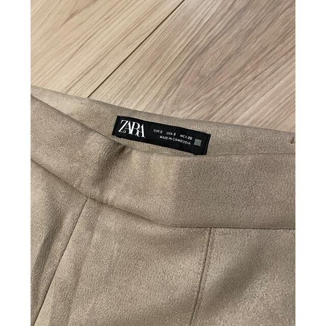 ZARA(ザラ)のZARA スエード パンツ レディースのパンツ(スキニーパンツ)の商品写真