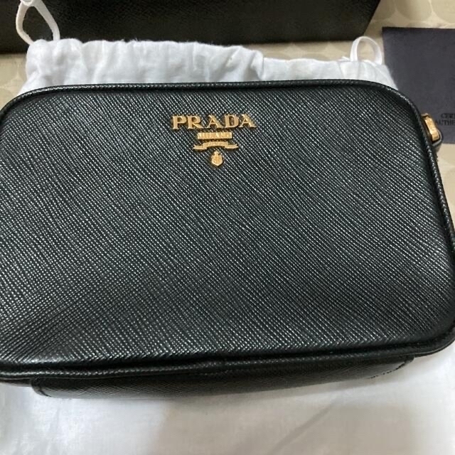 新品PRADAプラダ ミニショルダーバッグ 新品PRADAプラダ ミニショルダーバッグ