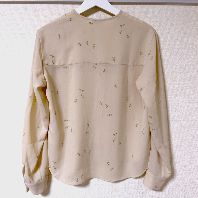 CLANE(クラネ)のCLANE(クラネ) SPRINKLE FLOWER BLOUSE 花柄ブラウス レディースのトップス(シャツ/ブラウス(長袖/七分))の商品写真