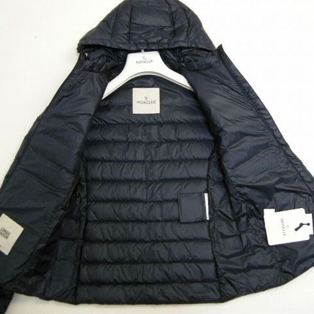 MONCLER(モンクレール)のキッズ12A(大人女性00相当)新品モンクレールNEW IRAIDAライトダウン キッズ/ベビー/マタニティのキッズ服女の子用(90cm~)(ジャケット/上着)の商品写真