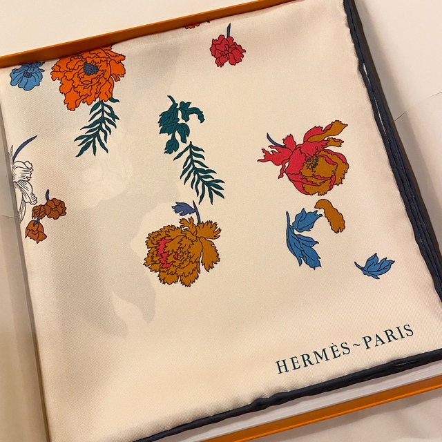 Hermes - 新品タグ付き⭐︎エルメス⭐︎カレ90⭐︎ローブレジェール ...