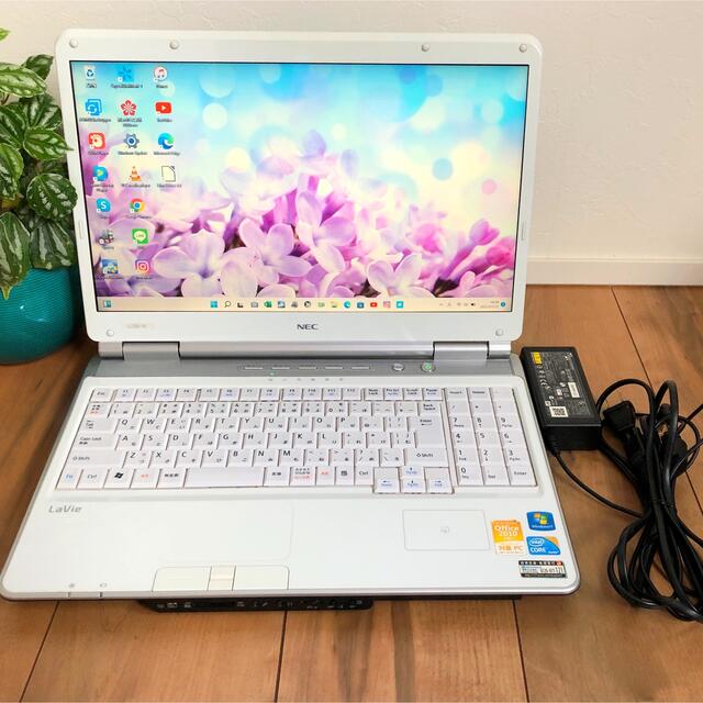 NEC(エヌイーシー)の人気のホワイト ノートパソコン☆Corei5☆SSD搭載 スマホ/家電/カメラのPC/タブレット(ノートPC)の商品写真