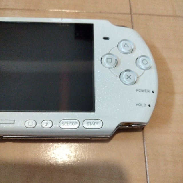 PlayStation Portable(プレイステーションポータブル)のPSP3000　本体　2台　ジャンク品　② エンタメ/ホビーのゲームソフト/ゲーム機本体(携帯用ゲーム機本体)の商品写真