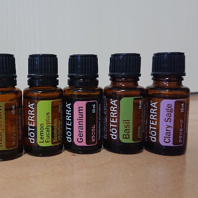 doTERRA(ドテラ)の【ちゃむ様】ドテラ クラリセージ ゼラニウム エッセンシャル オイル コスメ/美容のリラクゼーション(エッセンシャルオイル（精油）)の商品写真