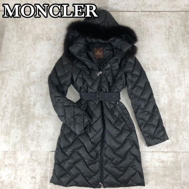 MONCLER(モンクレール)の【極美品】モンクレール　キルティング　ダウンコート　ファー　Aライン　L　黒 レディースのジャケット/アウター(ダウンコート)の商品写真