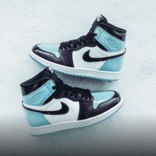 ナイキ(NIKE)のNIKE AIR JORDAN1 blue chill UNC PATENT(スニーカー)