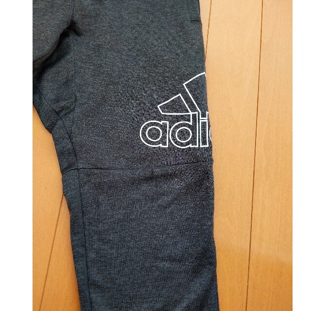 adidas(アディダス)のアディダス ズボン 130 キッズ/ベビー/マタニティのキッズ服男の子用(90cm~)(パンツ/スパッツ)の商品写真