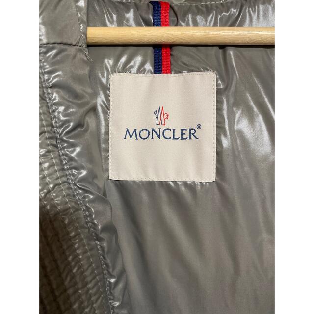 MONCLER(モンクレール)のモンクレール ダウンベスト LANOUX グレー MONCLER ラヌー メンズのジャケット/アウター(ダウンベスト)の商品写真