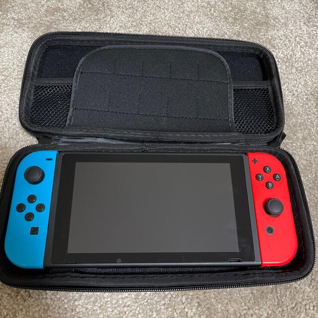 Nintend Switch 本体、ジョイコン2個、ジョイコングリップセット Nintend Switch 本体、ジョイコン2個、ジョイコングリップセット