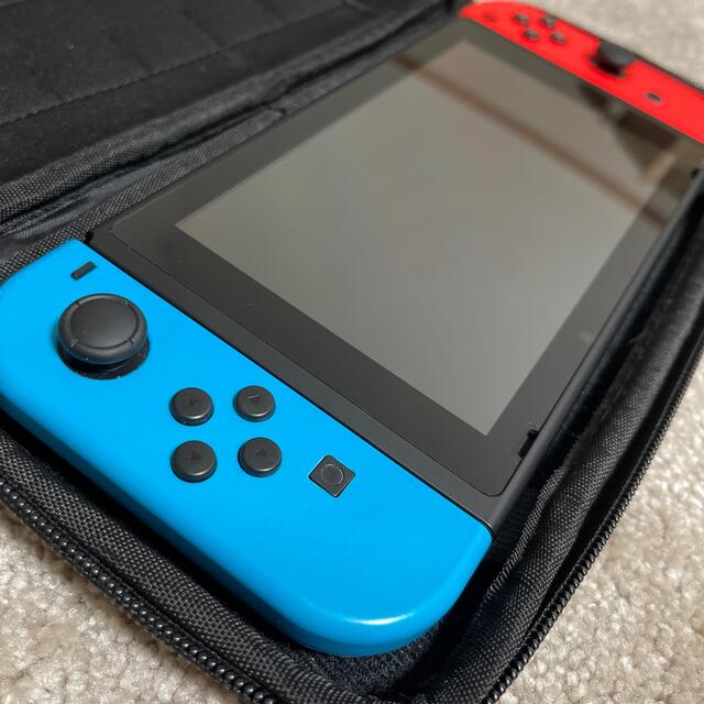 Nintend Switch 本体、ジョイコン2個、ジョイコングリップセット Nintend Switch 本体、ジョイコン2個、ジョイコングリップセット