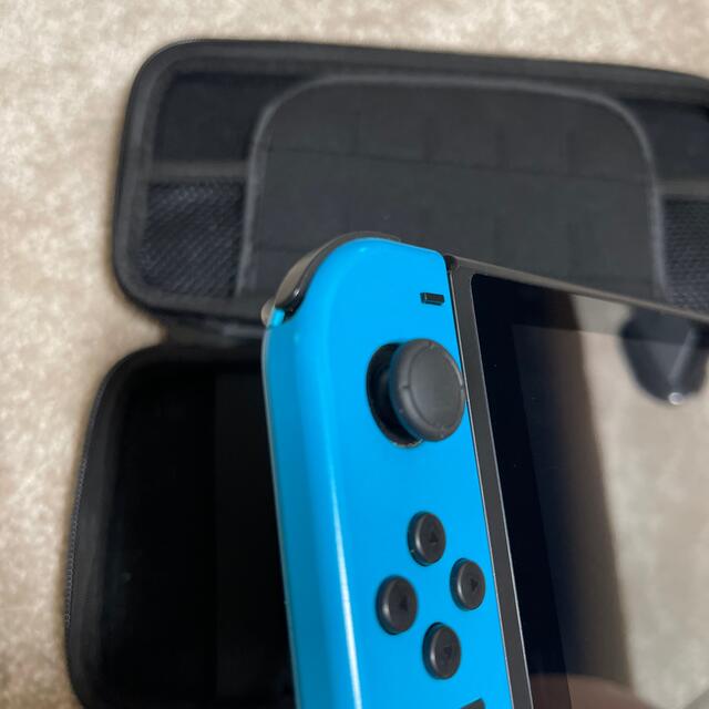 Nintend Switch 本体、ジョイコン2個、ジョイコングリップセット Nintend Switch 本体、ジョイコン2個、ジョイコングリップセット