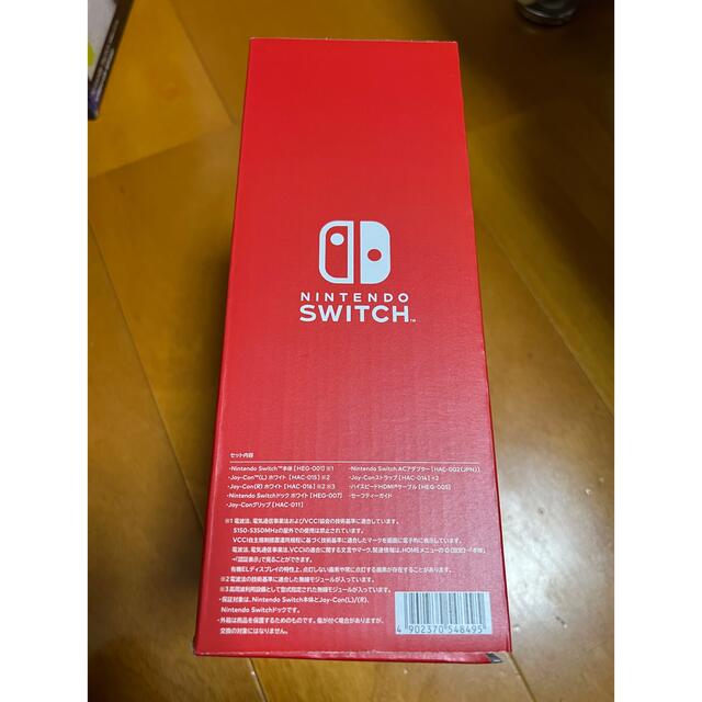 Nintendo Switch(ニンテンドースイッチ)の新品未開封！納品書あり！ニンテンドースイッチ有機ELモデル　ホワイト エンタメ/ホビーのゲームソフト/ゲーム機本体(携帯用ゲーム機本体)の商品写真