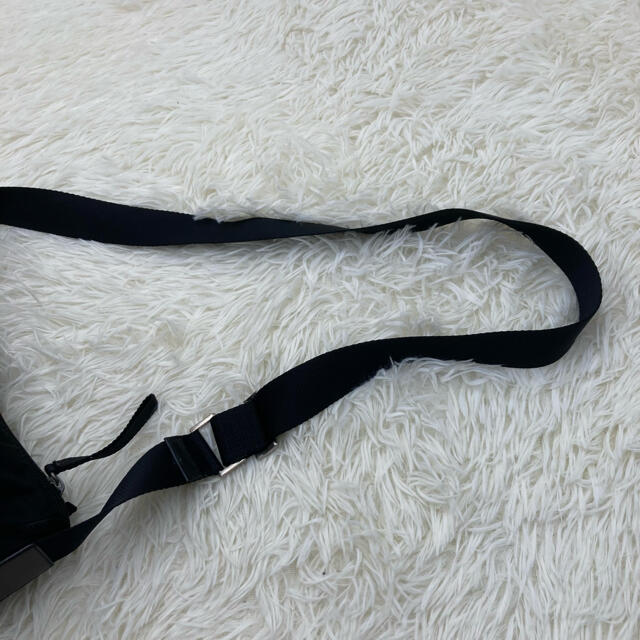 美品✨ プラダ ショルダーバッグ ポシェット 三角ロゴ ブラック 美品✨ プラダ ショルダーバッグ ポシェット 三角ロゴ ブラック