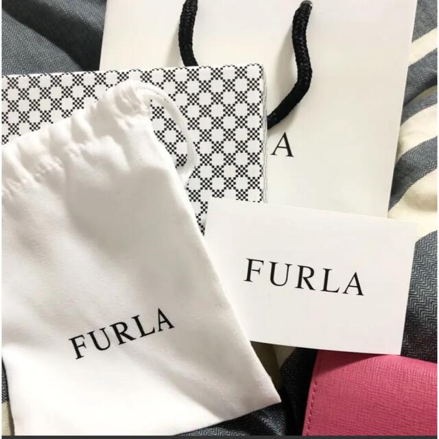 FURLA 名刺入れ　カードケース　ピンク