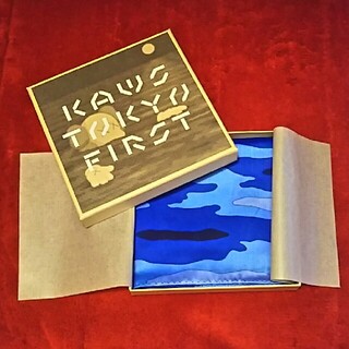 未使用 KAWS TIDE TOKYO FIRST カウズ ハンカチ 箱入り(ハンカチ/ポケットチーフ)