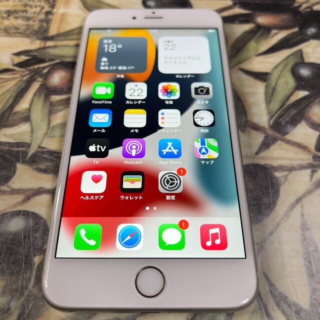 iPhone(アイフォーン)のiPhone 6s Plus Silver 64 GB SIMフリー スマホ/家電/カメラのスマートフォン/携帯電話(スマートフォン本体)の商品写真