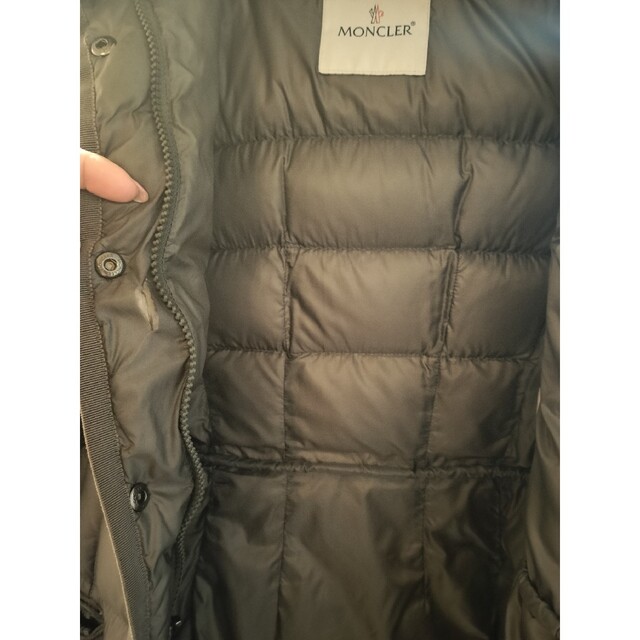 MONCLER(モンクレール)のモンクレール　ダウン　レディース レディースのジャケット/アウター(ダウンジャケット)の商品写真