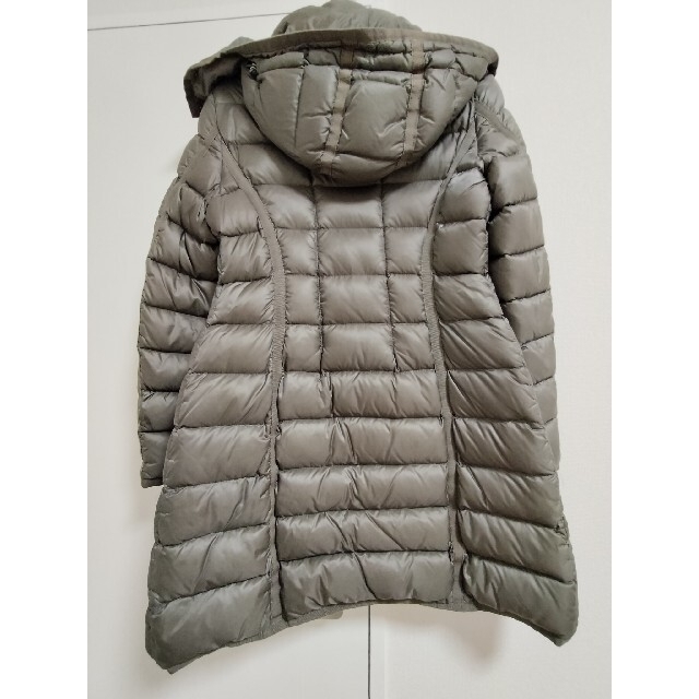 MONCLER(モンクレール)のモンクレール　ダウン　レディース レディースのジャケット/アウター(ダウンジャケット)の商品写真