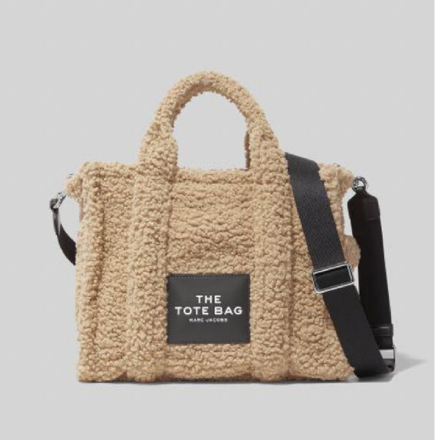 MARC JACOBS(マークジェイコブス)のマークジェイコブス　新品　THE TEDDY SMALL TOTE BAG レディースのバッグ(ショルダーバッグ)の商品写真